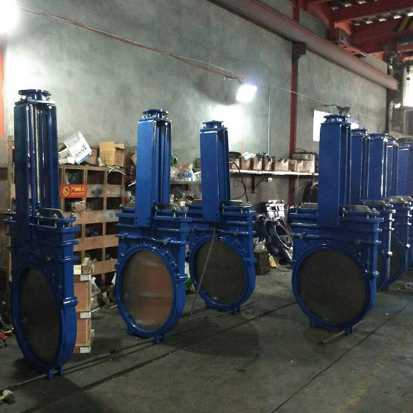 Wafer Lug Type Big Size Knife Gate Valve Ductile Iron Ggg40 Dn700 Pn10 Bi Directional Knife Gate 3170